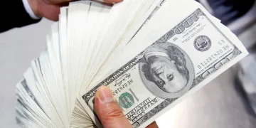 dolar-encosta-em-r$-6-apos-trump-impor-taxa-de-104%-a-china