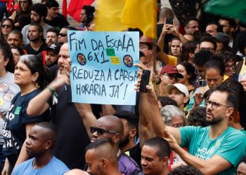 seis-em-cada-10-brasileiros-apoiam-a-reducao-da-jornada-de-trabalho