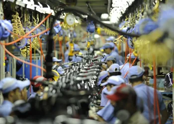 com-alta-de-14%-no-trimestre,-producao-de-motos-e-a-melhor-em-13-anos