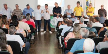 agricultores-da-regiao-se-reunem-em-campos-para-o-fortalecimento-da-avicultura