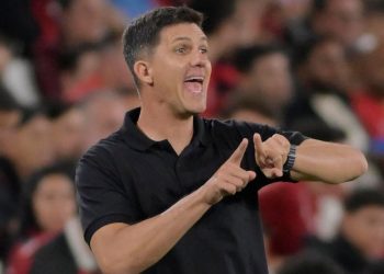 lateral-brilha,-salva-pele-de-barbieri-e-da-vitoria-ao-athletico na serie b