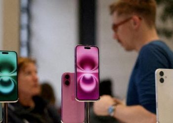 apple-fretou-6-avioes-para-levar-1,5-milhao-de-iphones-antes-de-tarifaco-–-jornal-a-voz-de-campos