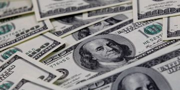 dolar-cai-para-r$-5,85-apos-trump-isentar-produtos-eletronicos