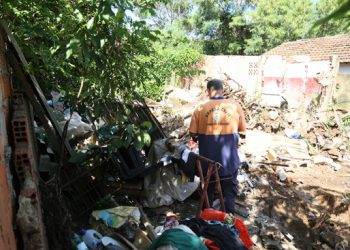 imovel-com-risco-de-desabamento-no-bela-vista-e-demolido