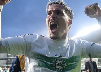 destaque-do-coritiba-assume-responsabilidade-e-ve-alex-como-inspiracao
