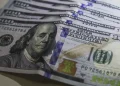 dolar-cai-para-r$-5,72-e-atinge-menor-nivel-em-quase-tres-semanas
