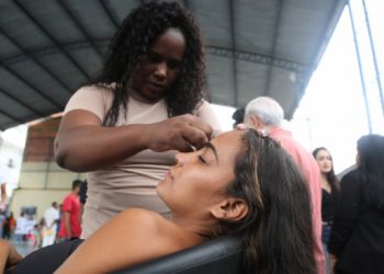 populacao-aproveita-programa-para-receber-orientacoes-e-cuidar-da-auto-estima