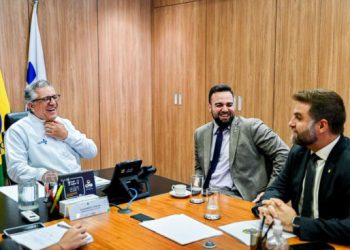 prefeito-wladimir-busca-reajuste-do-custeio-do-sus-com-o-ministro-alexandre-padilha