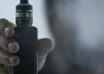 plataformas-devem-remover-propagandas-de-cigarros-eletronicos