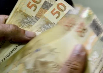 aposentados-do-inss-que-ganham-mais-que-o-minimo-comecam-a-receber-13o