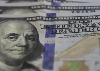 dolar-inicia-mes-em-baixa-com-chances-de-negociacao-entre-eua-e-china