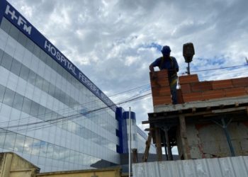 hfm-avanca-nas-obras-de-ampliacao-com-nova-guarita-e-mureta-de-vidro