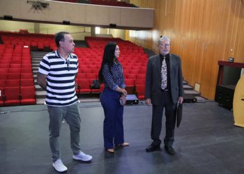 diretor-de-teatro-e-opera-fernando-bicudo-visita-o-teatro-municipal-trianon