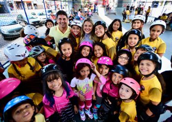 primeira-dama-participa-de-festa-de-turmas-da-patinacao-da-fme-pelo-dia-das-maes