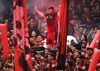 torcida-organizada-do-athletico-revela-promessas-de-petraglia-em-reuniao