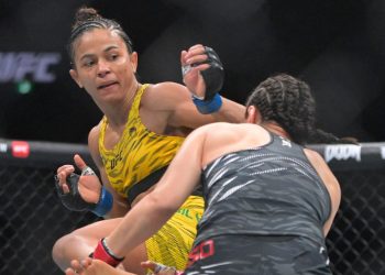 natalia-silva-vence-ex-campea,-mas-brasileiros-tropecam-no-ufc-315