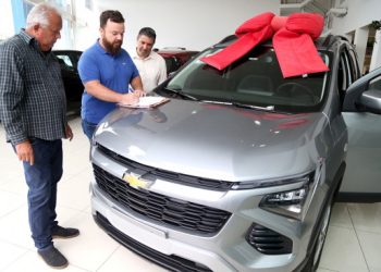 taxista-recebe-o-primeiro-veiculo-financiado-pelo-fundetaxi