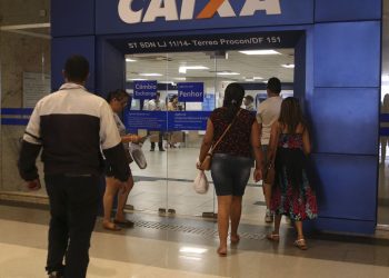 caixa-libera-abono-salarial-para-nascidos-em-maio-e-junho