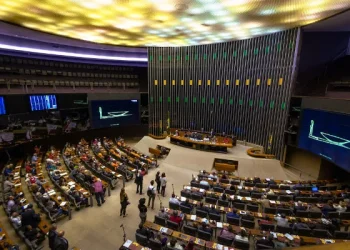 camara-aprova-projeto-que-aumenta-numero-de-deputados-para-531