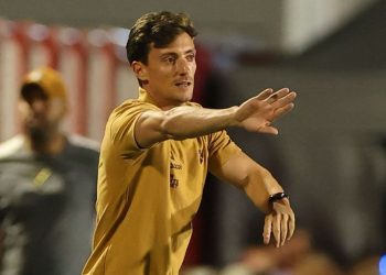 tecnico-interino-destroi-atuacao-do-athletico:-“chega-a-ser-ridiculo”