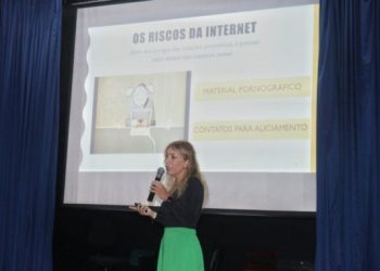 promotora-e-delegado-federal-orientam-educadores-sobre-abuso-sexual-de-menores