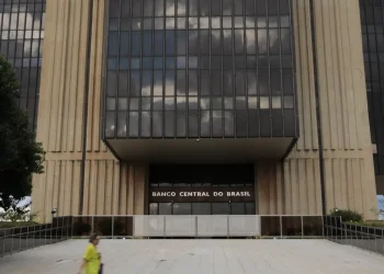 mercado-melhora-expectativa-sobre-economia-com-pib-a-2,14%