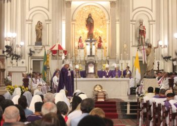 santa-missa-exequial-por-dom-roberto-guimaraes-celebrada-na-catedral