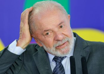 lula-diz-que-atritos-internos-sao-naturais-na-economia-e-meio-ambiente