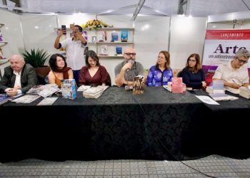 oito-escritores-fazem-lancamento-de-suas-obras-neste-dia-na-12a-bienal-do-livro