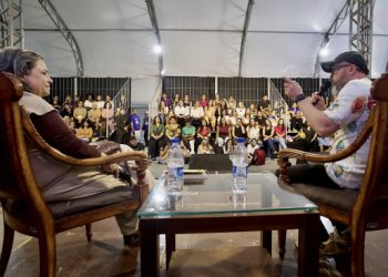 fabricio-carpinejar-lota-arena-jovem-da-12a-bienal-do-livro-de-campos