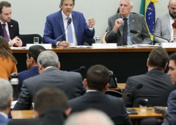 audiencia-com-haddad-e-encerrada-apos-tumulto-entre-deputados