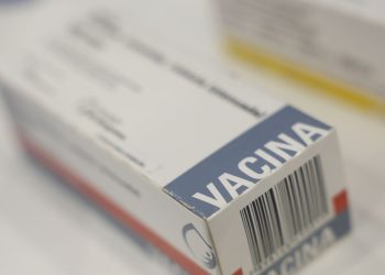 fiocruz-firma-acordo-em-prol-de-vacinas-com-instituto-pasteur-e-sanofi