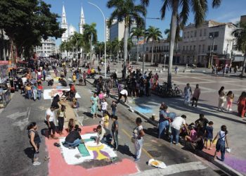 tapetes-de-corpus-christi-sao-confeccionamos-nas-ruas-do-centro-de-campos