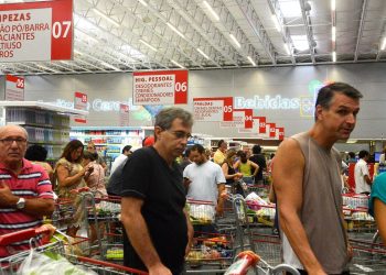 intencao-de-consumo-das-familias-registra-alta-de-0,5%-em-junho