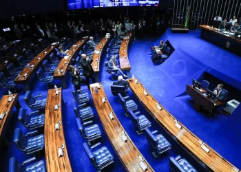 senado-segue-camara-e-tambem-derruba-decreto-do-iof