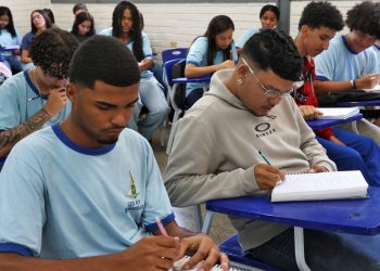 pe-de-meia:-nascidos-em-maio-e-junho-recebem-hoje-parcela-de-r$-200