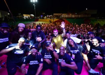 tardizinha-gospel-faz-sucesso-e-leva-milhares-de-fieis-ao-cais-da-lapa