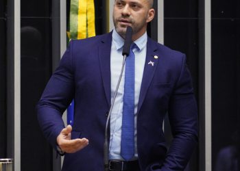 moraes-determina-que-daniel-silveira-seja-submetido-a-pericia-medica 
