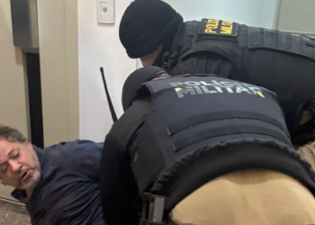 athletico:-ex-dirigente-esfaqueia-irmao-apos-surto