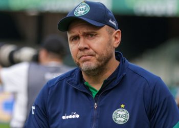 coritiba-divulga-titulares-contra-o-volta-redonda-na-serie-b:-veja-escalacoes-e-onde-assistir