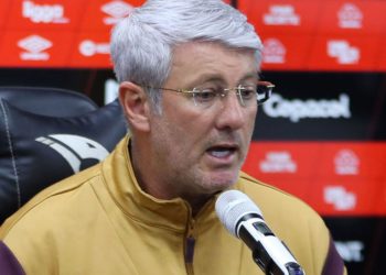 athletico-precisa-melhorar-como-mandante-na-serie-b,-cobra-odair-hellmann