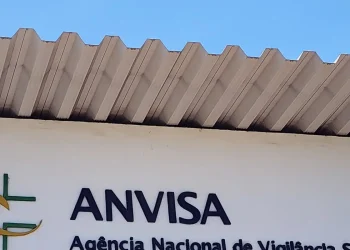 anvisa-suspende-vendas-de-azeite,-molho-e-polpa-de-fruta