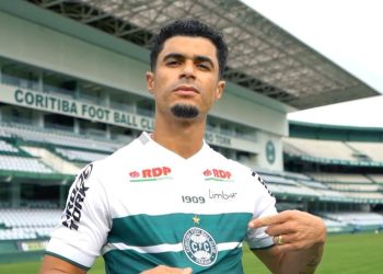 ex-coritiba-revela-cobranca-a-treinador-que-ajudou-coxa-a-permanecer-na-elite-em-2022