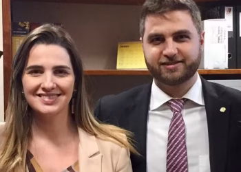 wladimir-e-clarissa-garotinho-voltam-a-trocar-farpas:-“o-personagem-carismatico-contrasta-com-a-deslealdade”