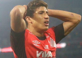 Athletico desperdiça 15 pontos após sair na frente e patina na Série B