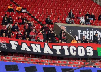 Bastidores de São Paulo x Athletico teve atraso de torcida e alfinetada em Petraglia