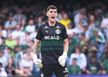 Coritiba arrastado e Athletico medíocre empatam na enfadonha Série B