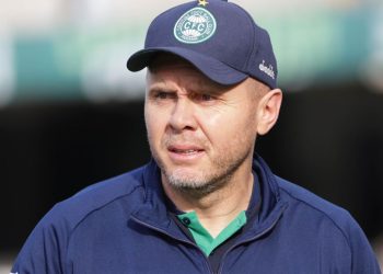 Mozart descarta reforços e admite frustação com fim de turno do Coritiba