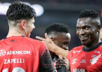 Zapelli decide, Athletico vence e quebra marcas negativas na Série B