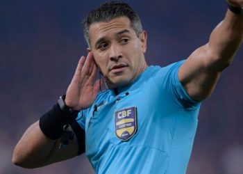 Athletico conta com brilho de Santos e elimina o São Paulo nos pênaltis